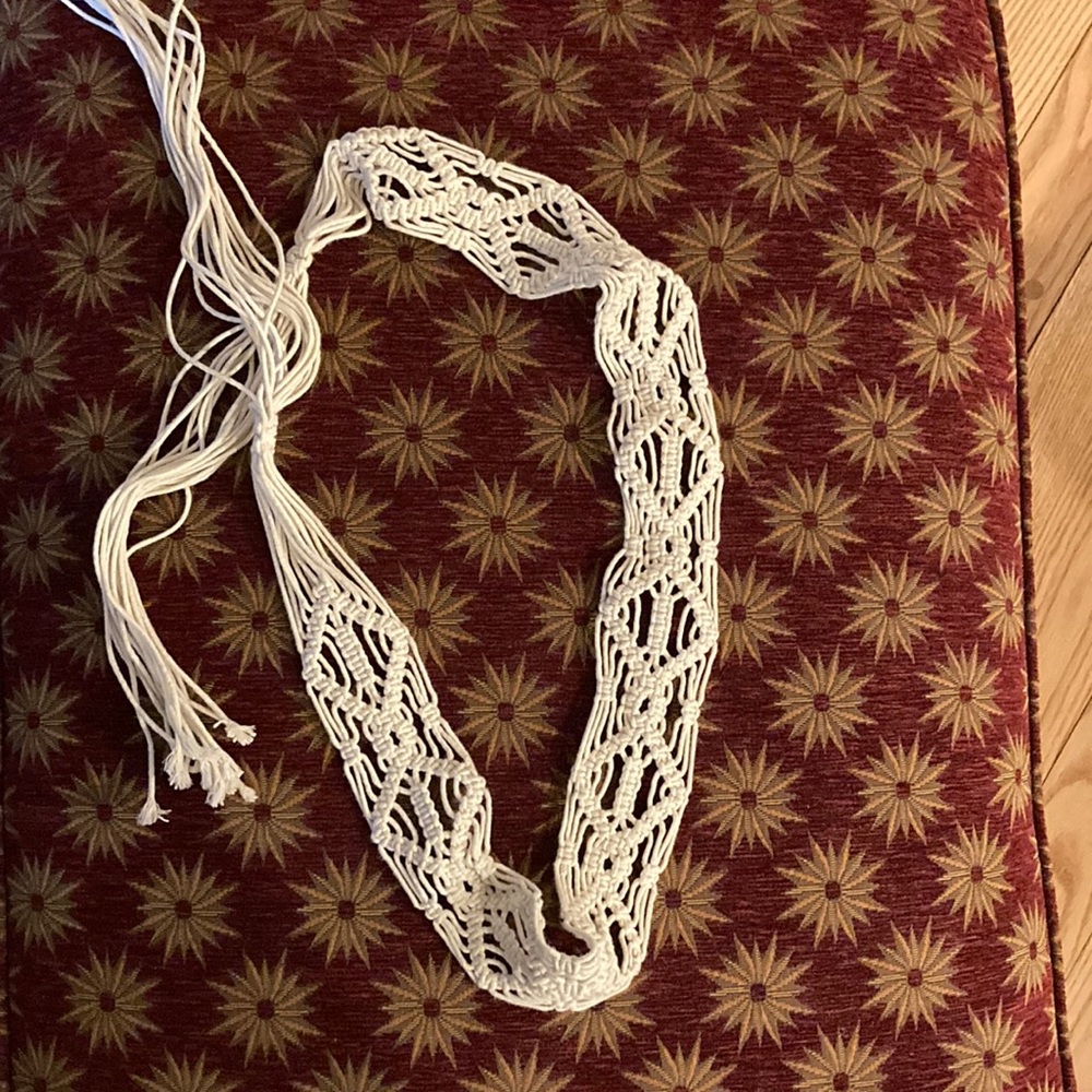 Macrame belt (sash) with tie to close